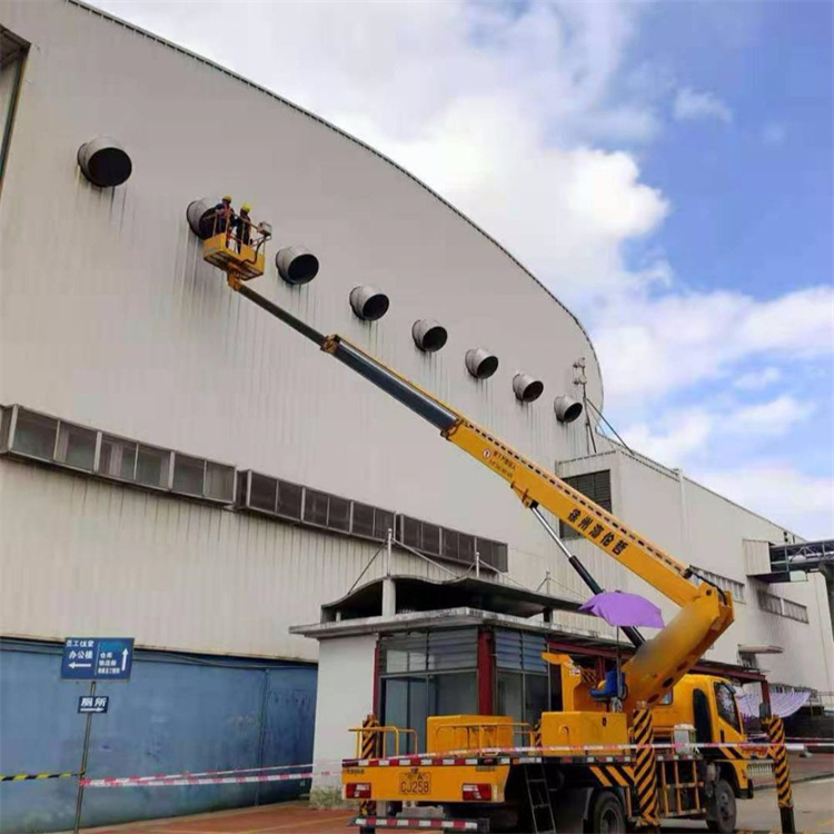 龙安高空作业车出租服务：专业广告牌安装解决方案