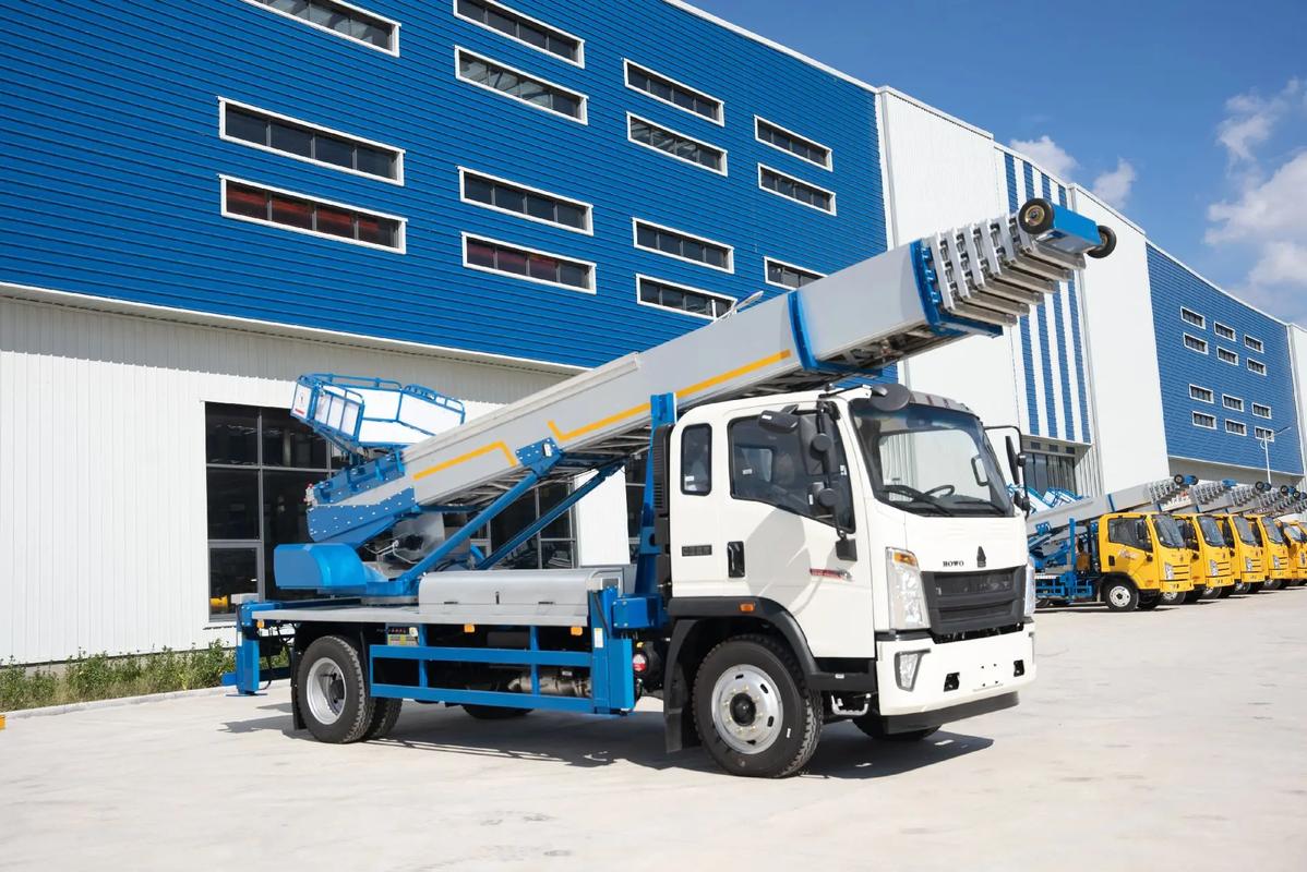 龙安出租云梯车高空作业车 建筑垃圾搬运